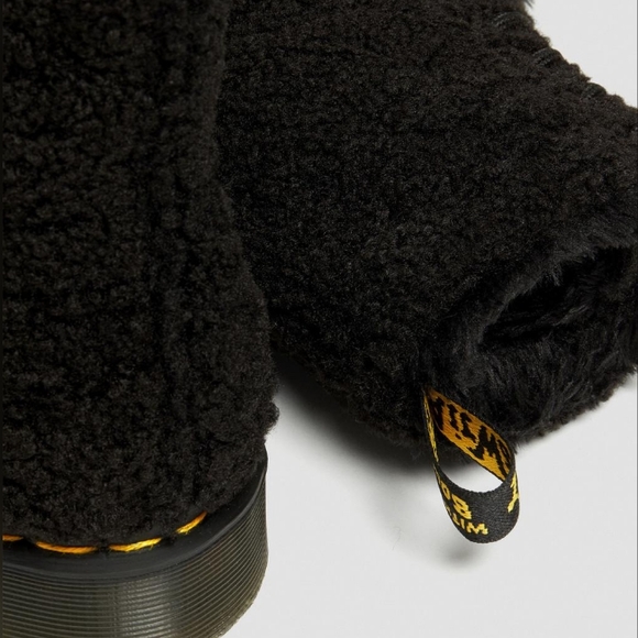🆕Dr. Martens 1460 Pascal Faux Shearling Boots Teddy Black Lux Borg Women Size 8 - Picture 5 of 9